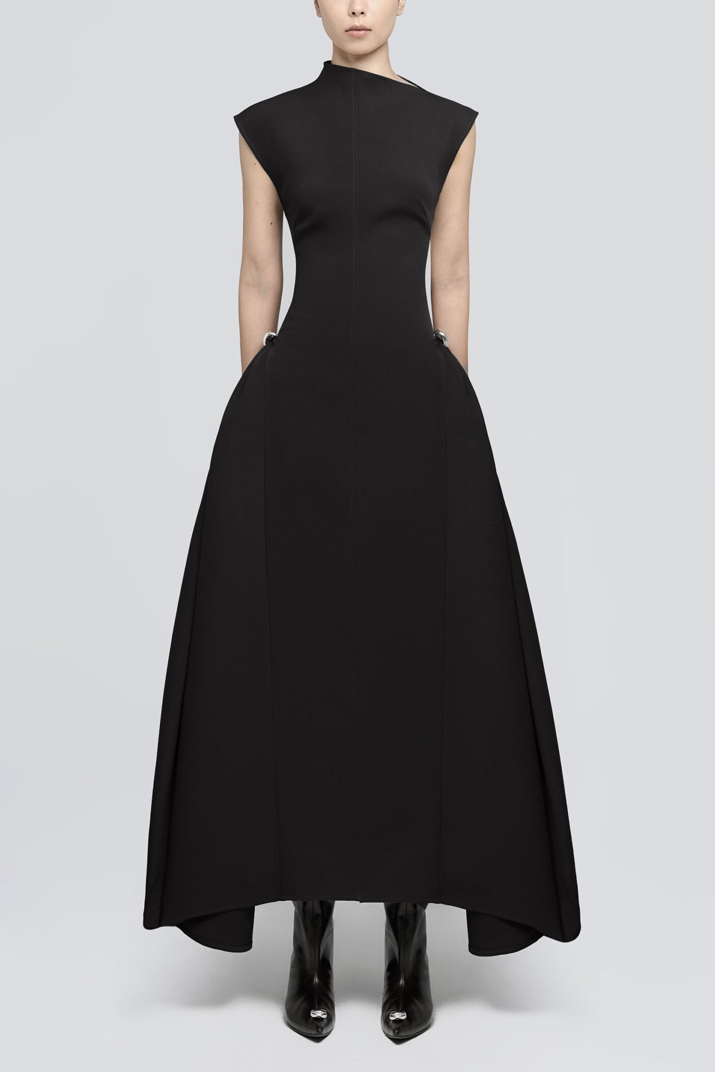 Vestido midi acampanado de traje de sarga