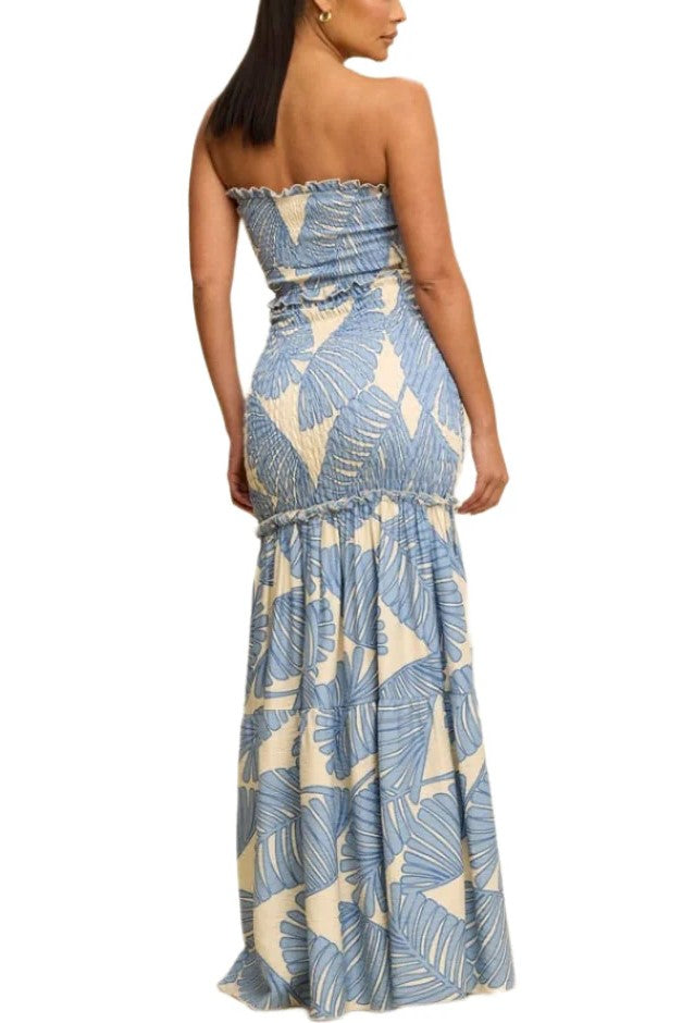 Vestido azul temperamental con estampado de hojas marrones