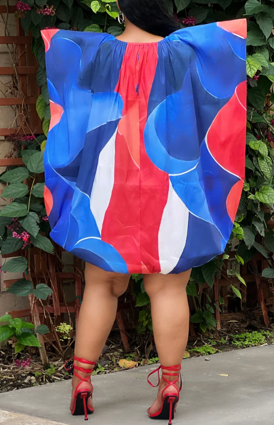 Vestido de burbuja con mangas onduladas
