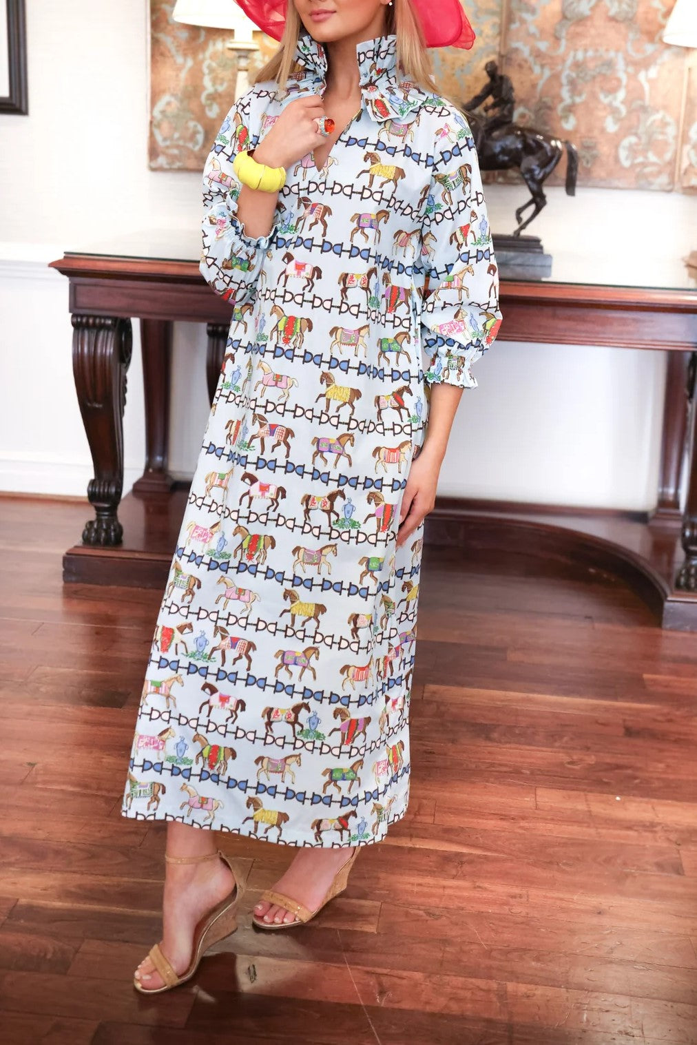 Vestidos con diseño de cuello con volantes de doble capa