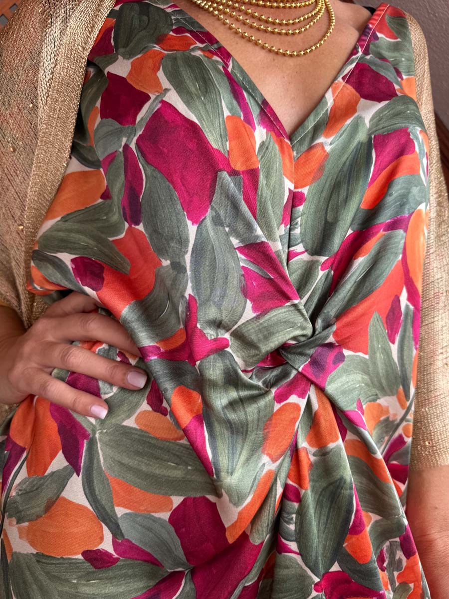Vestido y cárdigan anudado con cuello en V estampado
