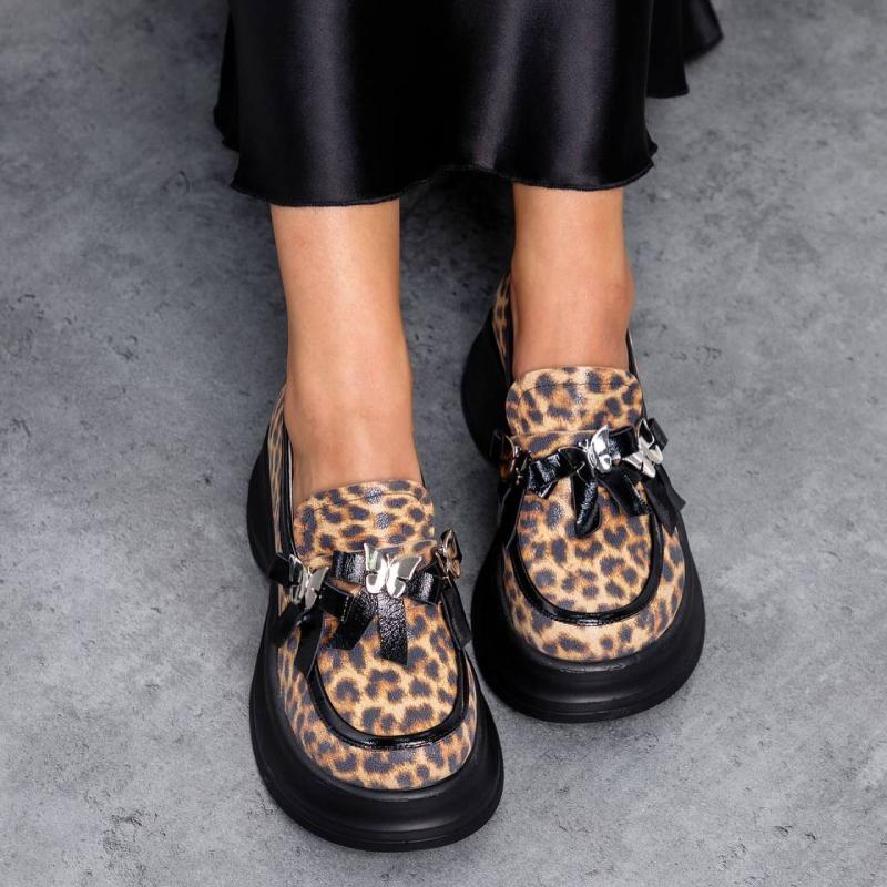 Chic Leopard Print Butterfly Loafers