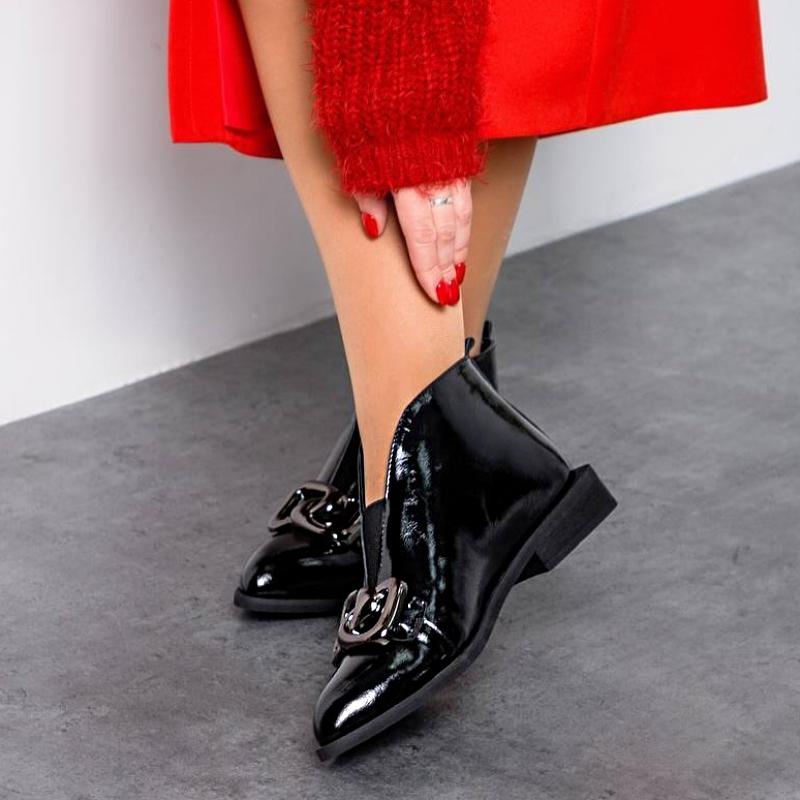 Cute Triangle Chain Pointed Toe Patent Leather Shoes