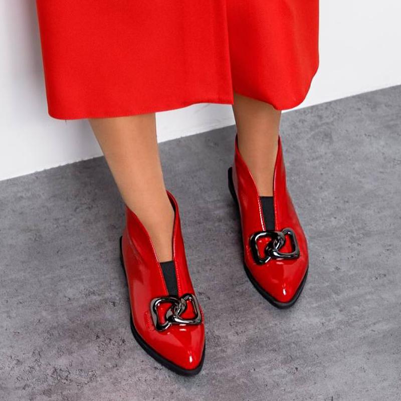 Cute Triangle Chain Pointed Toe Patent Leather Shoes