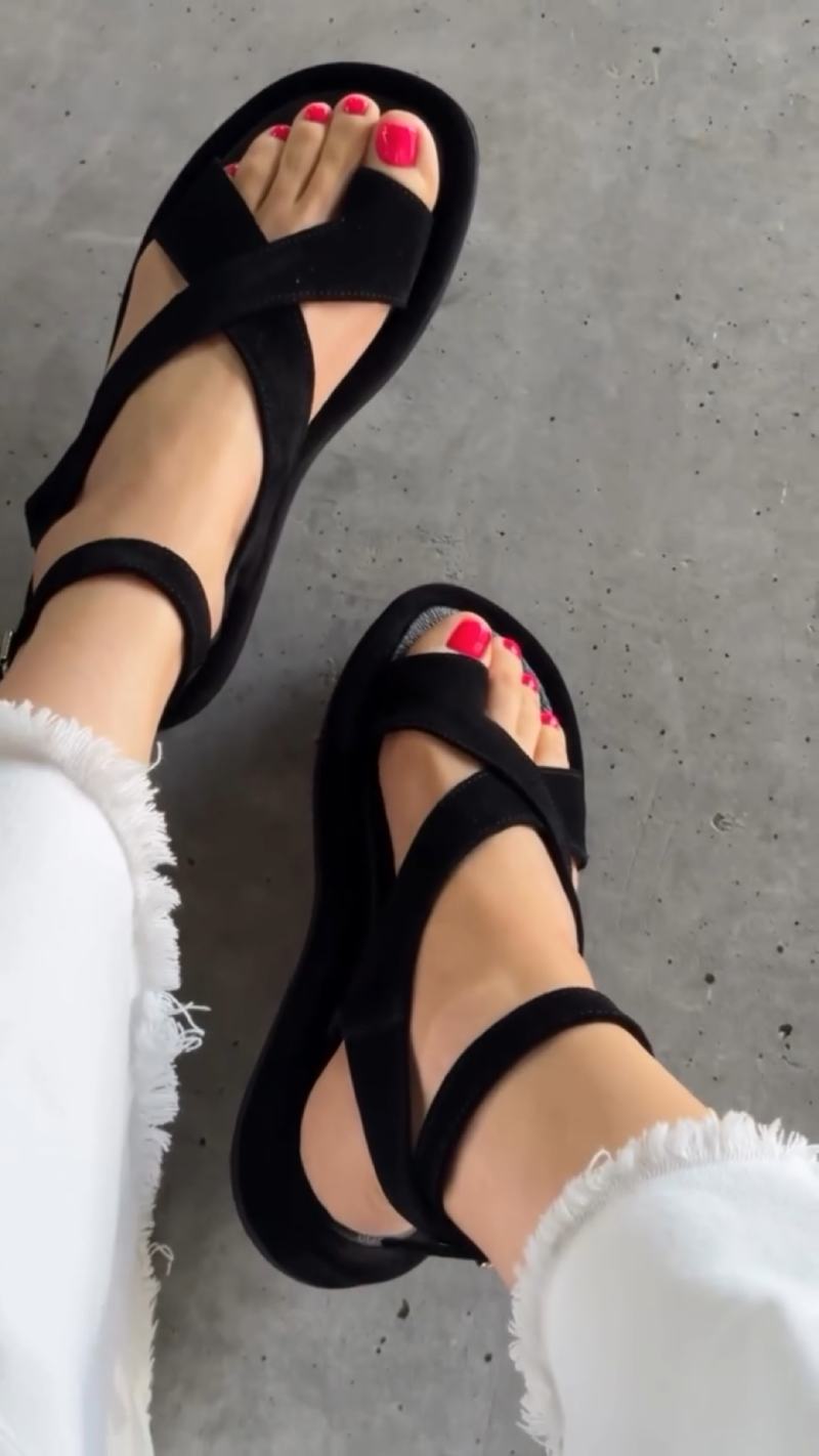 Chic Cross Thong Sandals