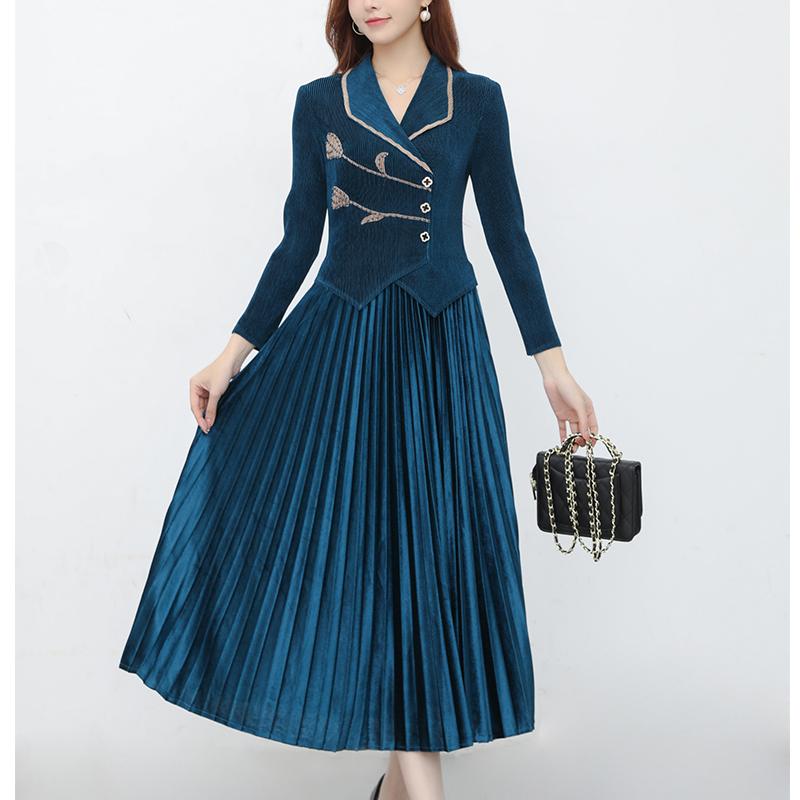 Elegant Suit Collar Velvet Pleated Midi Dress